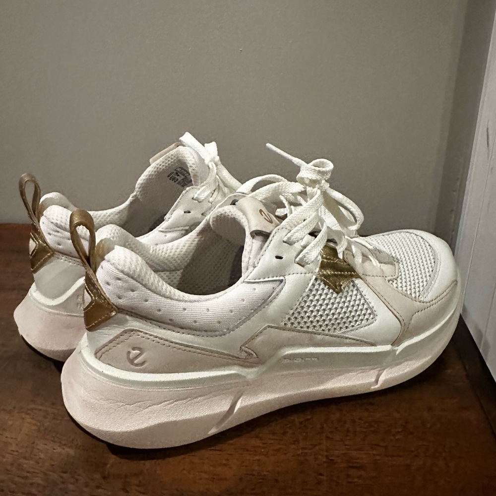 Women’s Ecco Sport Biom Cross Trainer, White and Gold, 9-9.5 US / 40 EU